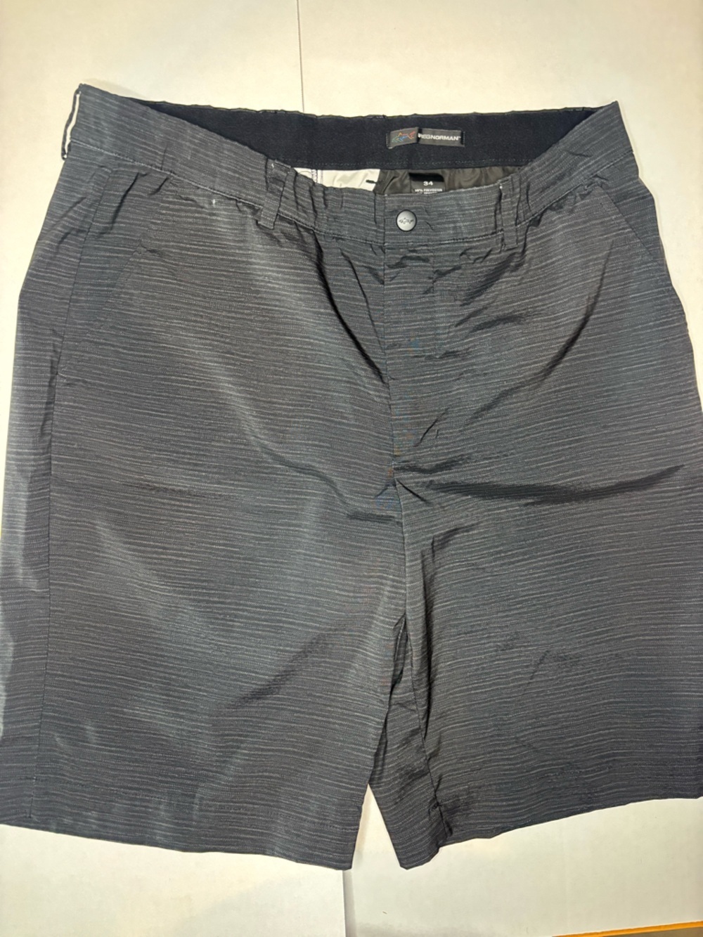 Greg Norman shorts size 34